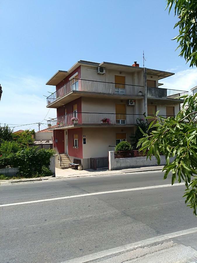 Apartments Pericic Подстрана Экстерьер фото